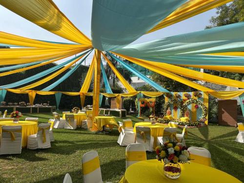 Vibe By The LaLiT Traveller in Faridabad