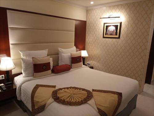 Heaven Hotel - image 3