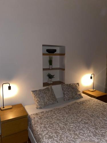 Stylish studio apartment by Namesti Miru, Praga