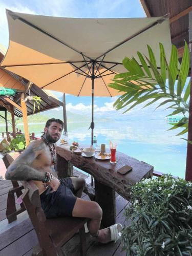 Chill House kohchang  in Bang Bao Bay