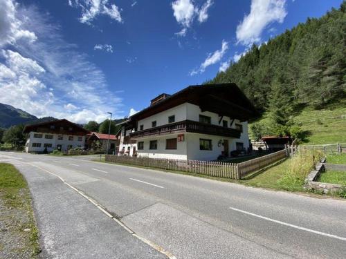 Ferienhaus Beate in Steeg, Österreich