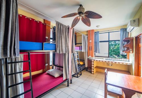 Sandy Toes Hostel in Samara