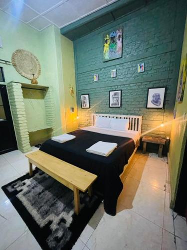 1 queen bed