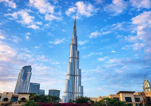 5 Star Burj Khalifa View Spacious 2BR Next to Dubai Mall, Дубай