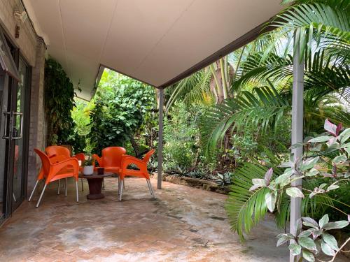 R A GUEST HOUSE PEMBA in Пемба