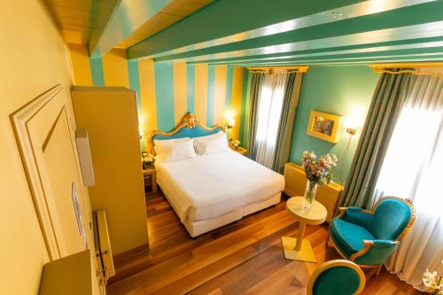 room detail thumbnail 0