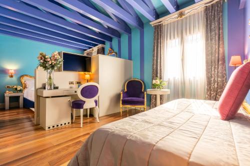 room detail thumbnail 1