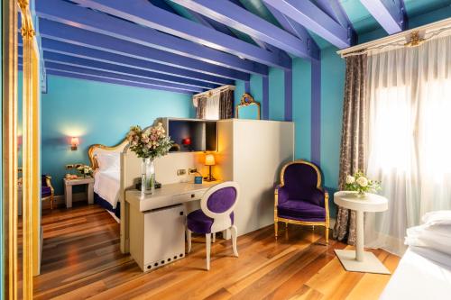 room detail thumbnail 0