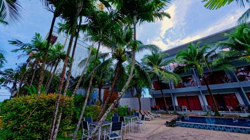 Baan Phu Chalong Place in ภูเก็ต