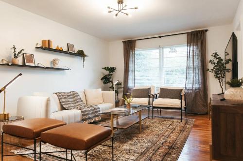 Удобства, The Berry- 5 Mins to UK, Downtown, & Stadium 3BD in Eastside
