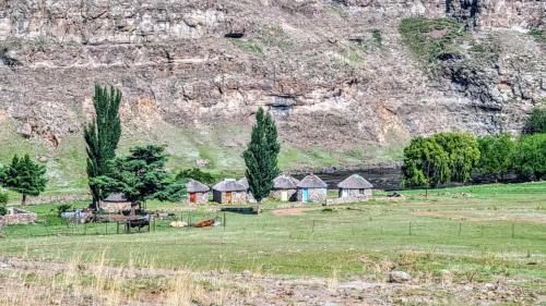 Mpharane cave campsite in Tlokoeng