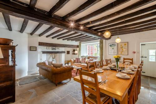 4 bedrooms, 5 beds
