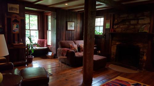 Hummingbird Inn