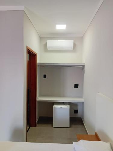 3 twin beds