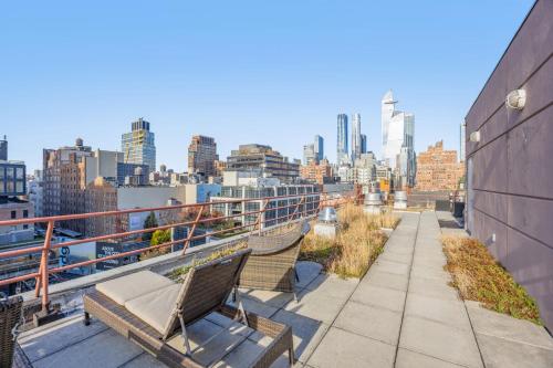 Balcony/terrace, Chelsea 1BR in Shared Apt with Laundry and Rooftop in New York (NY)