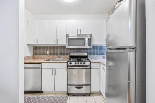 Kitchen, Chelsea 1BR in Shared Apt with Laundry and Rooftop in New York (NY)