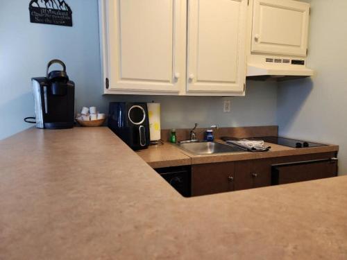 Game Night Suite at Jiminy Peak Ski OnOff Sleeps 4 in Hancock (MA)