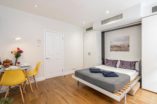 Mayfair Studios - image 8