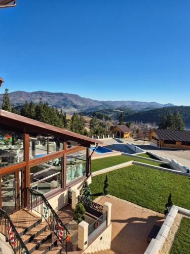 Viesnīcas āriene, Perla Luxury Resort in Soveja