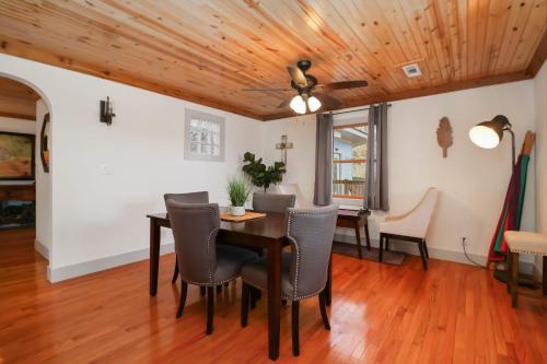 Beaver Lake Modern Getaway -3 bedroom house in Rogers, USA
