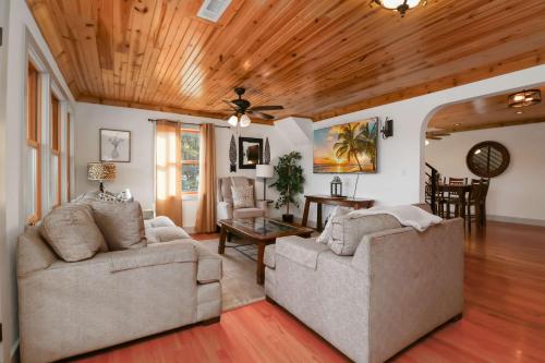Beaver Lake Modern Getaway -3 bedroom house in Rogers, USA