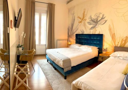 1 double bed, 1 twin bed