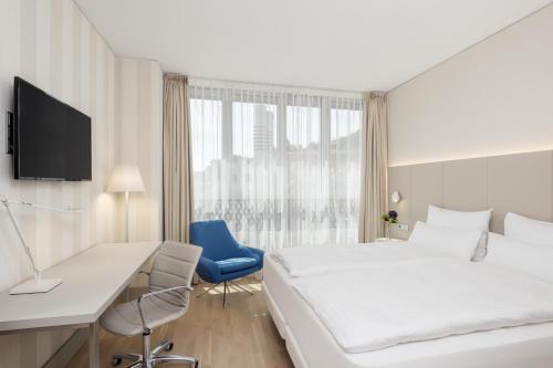 room detail thumbnail 1