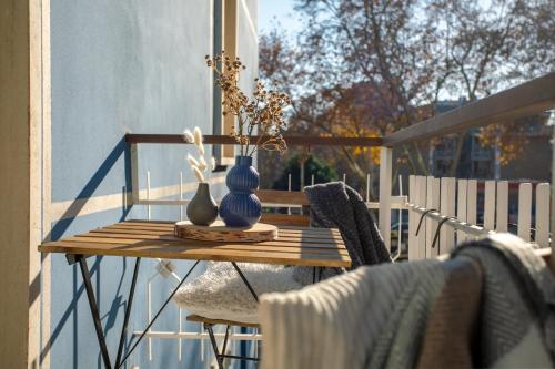Blue Soul Flat - Apartment near Trastevere with Easy Transport to Rome Center - by Holiday Homes Rome