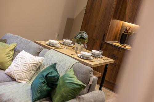 Leeds City Luxe Apartment with Parking 8 mins to station! - image 3