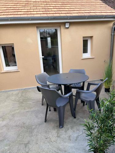Iekārtas, La p'tite maison in Saint-Calez-en-Saosnois