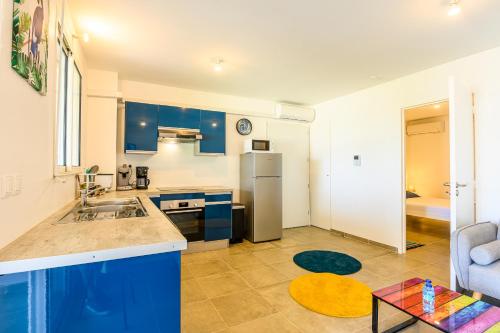 Suite face à la plage et proche des commerces (Suite face a la plage et proche des commerces) in ลา ทรินิตี้