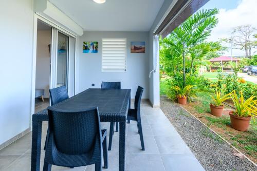 Suite face à la plage et proche des commerces (Suite face a la plage et proche des commerces) in ลา ทรินิตี้