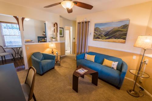 79337990 Harbor House Inn