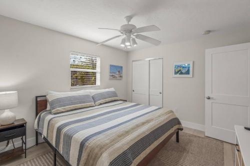 Toes in the Water - Pool Home on Siesta Key - image 5