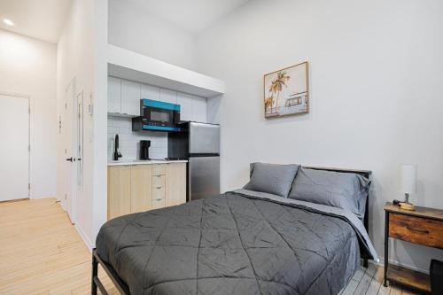 Chic Studio pour 2- 7 jours- Parking gratuit – khách sạn tại Mercier-Hochelaga-Maisonneuve