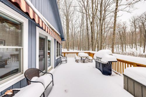 Wooded Country Home with Spacious Deck in Farwell!