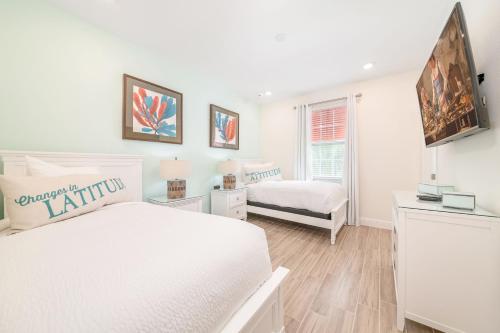 Sunset Sands Cottage near Disney with Margaritaville Resort  Island H2O Access - 8065DR