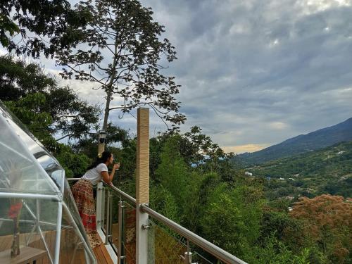 Glamping Guacharaca cerca de Bogotá con vistas a la montaña