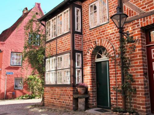 設施, Romantic half-timbered house in 埃格斯托夫