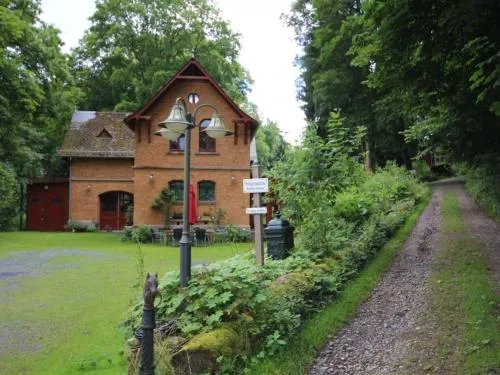 Schneeweischen, coach house by the pond in Hundsdorf, Deutschland