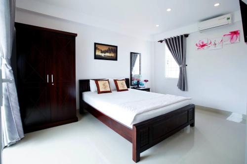 Large Double Room image 4