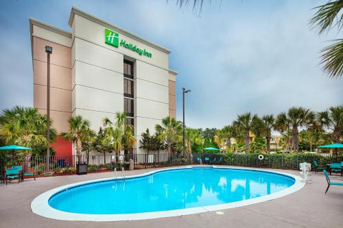 Swimming pool, Holiday Inn Hotel Atlanta-Northlake By IHG in Northlake