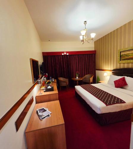 room detail thumbnail 1