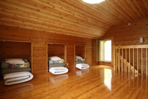 山の交流館とむら