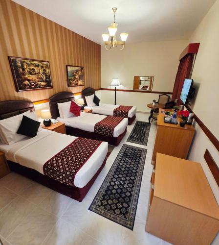 room detail thumbnail 2