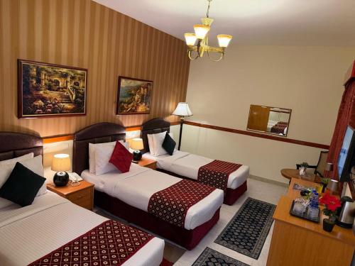 room detail thumbnail 1