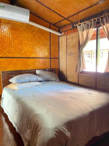 Chill House kohchang  in Bang Bao Bay