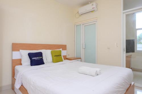 Collection O 90253 DHelomi Room Type - Superior Double Room