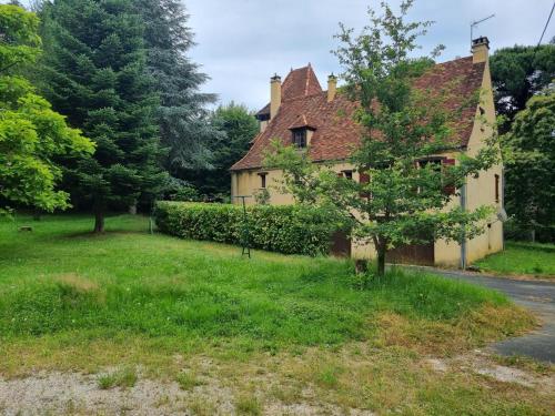 Maison familiale rénovée avec grand jardin et animaux acceptés - FR-1-616-520 (Maison familiale renovee avec grand jardin et animaux acceptes - FR-1-616-520) in Saint-Crépin-et-Carlucet