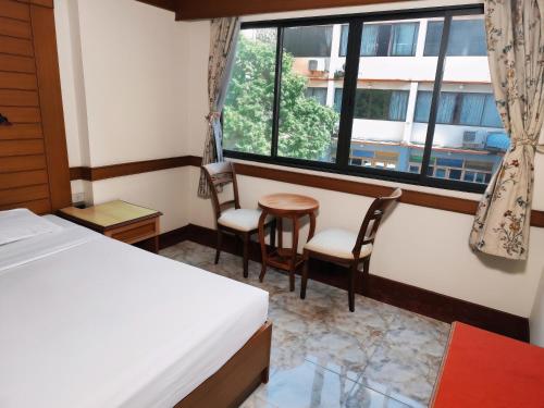 room detail thumbnail 0